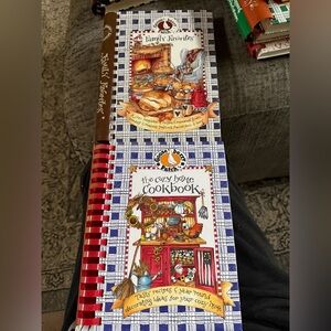 The Cozy Home Cookbook and Family Favorites by Gooseberry Patch